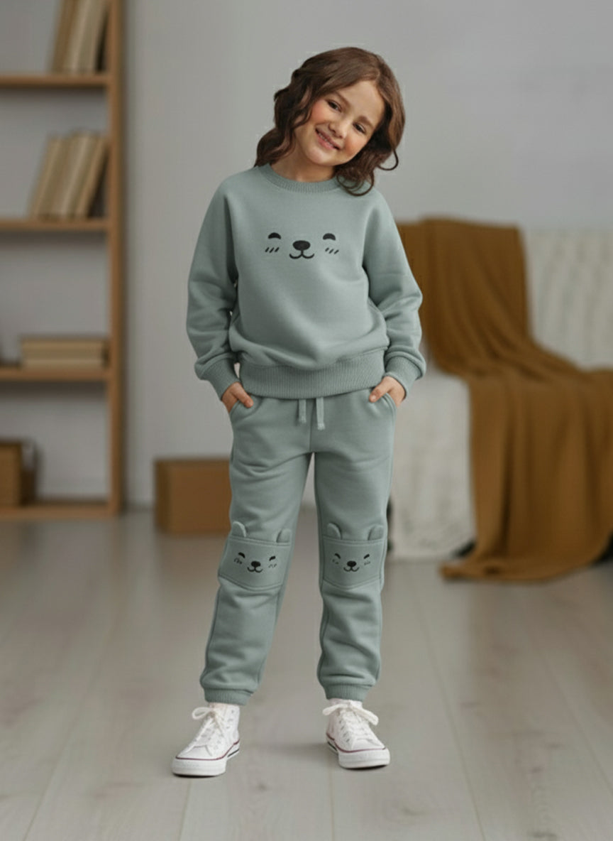 Winter Cute Green Outfit for Girls