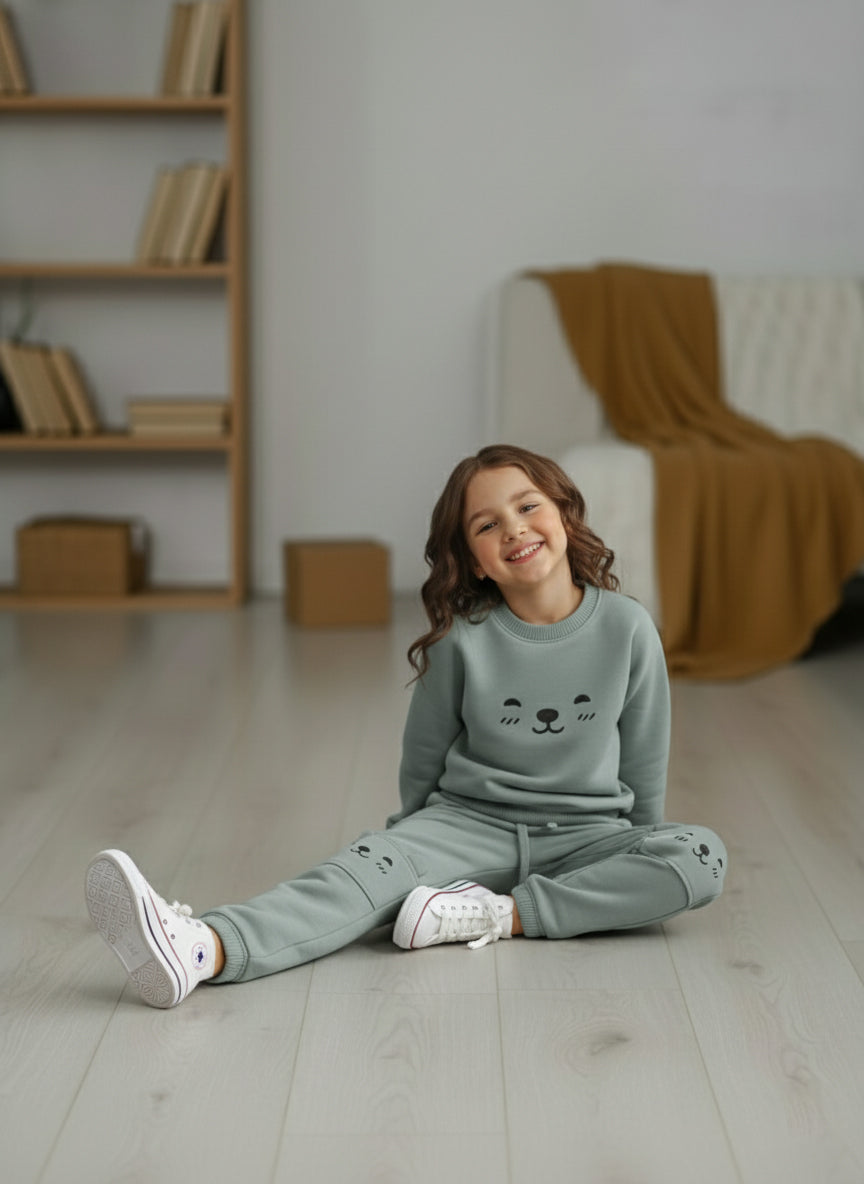 Winter Cute Green Outfit for Girls